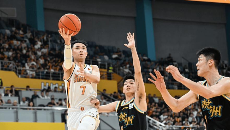 关于风云突变俄克拉荷马雷霆清晨完成体检，CBA季后赛版图或变，球迷炸锅，纪律约束更严格的信息